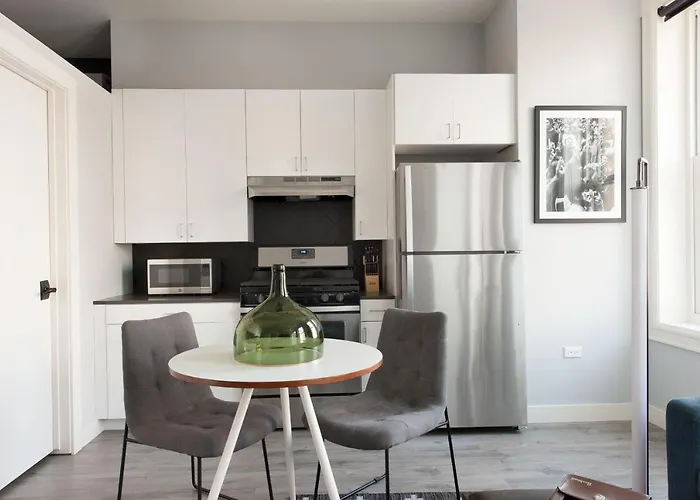 The Plymouth Classic Suites By Sonder Chicago