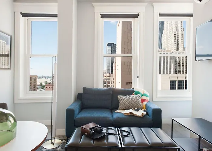 The Plymouth Classic Suites By Sonder Chicago