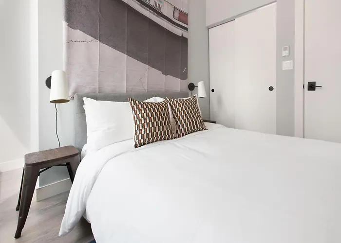 The Plymouth Classic Suites By Sonder Chicago
